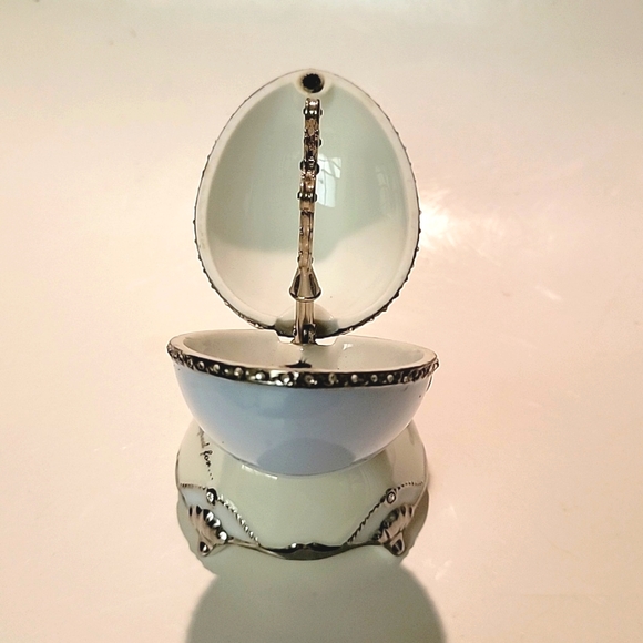 ARDLEIGH ELLIOT EGG MUSIC BOX AMAZING GRACE BLESSINGS OF FAITH ETERNAL EASTER - Picture 3 of 10